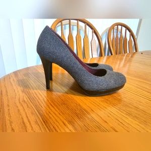 Christian Siriano Size 9 Charcoal Gray Pumps